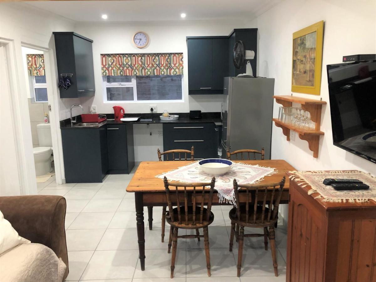 Baylight Accommodation 3 Selfcatering 1 Bedroom Apartment Sleeps 4 Mossel Bay Exterior foto